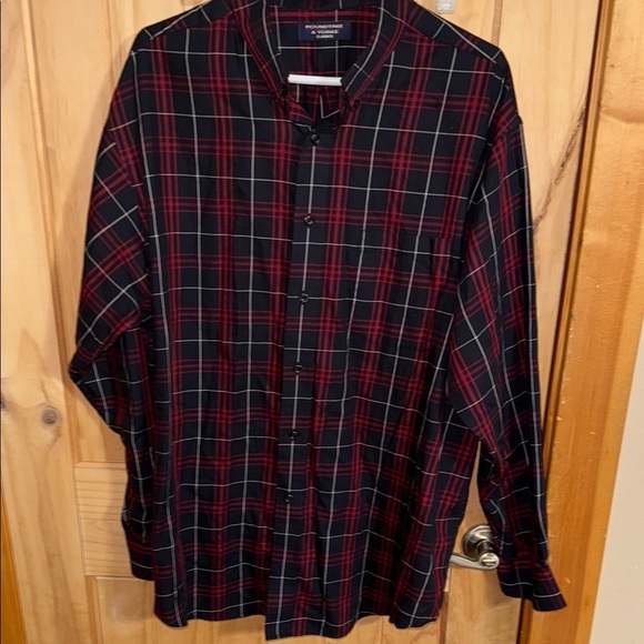 Roundtree & Yorke Other - ROUNDTREE & YORK CLASSICS Men's Plaid Shirt - Red and Black